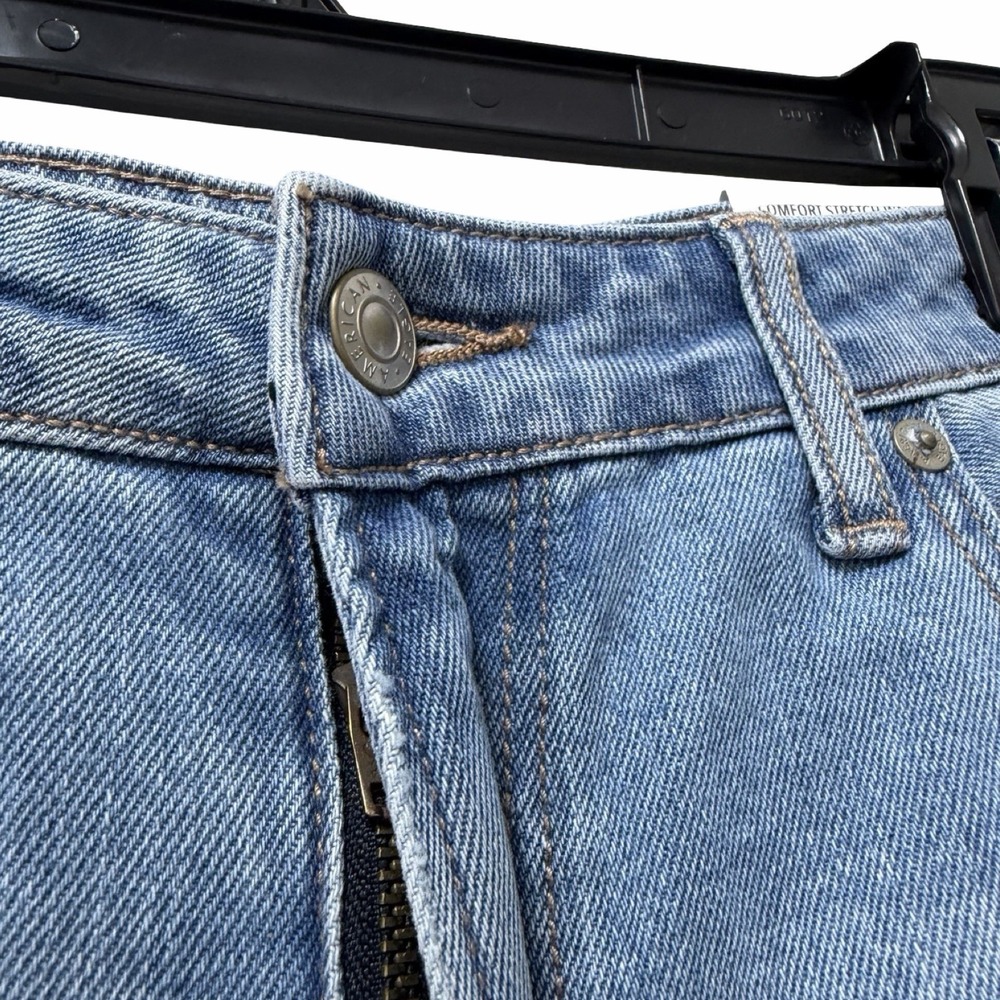 American Eagle Womens Mom High Rise Distressed Jean Size 14 / 32W Light Wash NEW - Picture 6 of 11